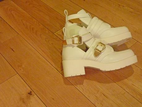 New Look White Chunky Cut Out Platform Buckle Ankle Boots