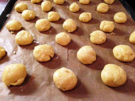 sable biscuit dough balls coffee butter recipe