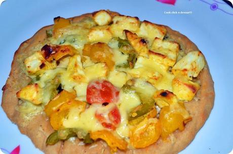 Thin crust grilled paneer tikka pizza(Whole wheat and no sauces)