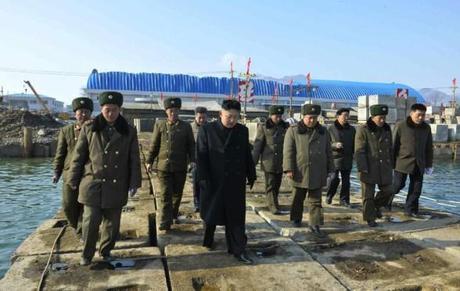 Kim Jong Un tours the construction of the 8 January Fishery Station (Photo: Rodong Sinmun).