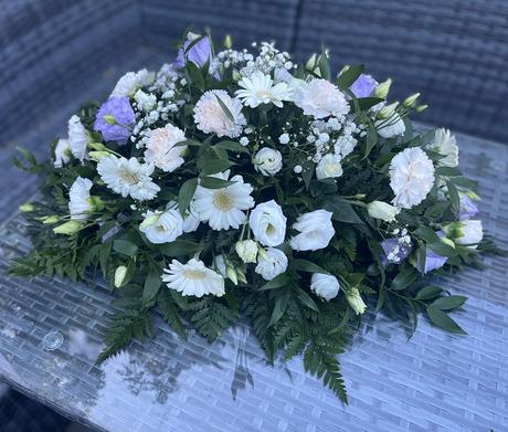 Ten Thoughtful Funeral Plans for a Meaningful Goodbye Ten Thoughtful Funeral Plans for a Meaningful Goodbye