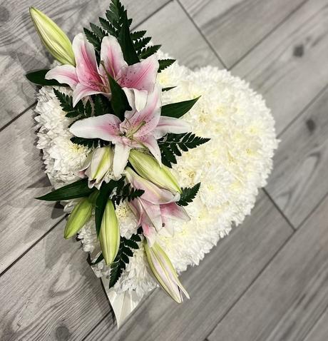 Ten Thoughtful Funeral Plans for a Meaningful Goodbye Ten Thoughtful Funeral Plans for a Meaningful Goodbye