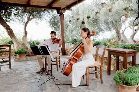 Rustic chic wedding in Crete with elegant white blooms | Ashleigh & James Rustic Chic Wedding Crete With Elegant White Blooms
