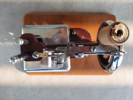 My vintage miniature Essex MK1 sewing machine