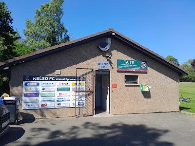 ✓960. Woodside Park
