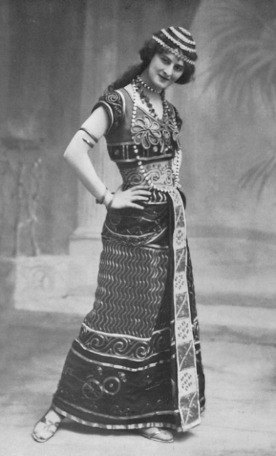 Miss Mab Paul is Too Good at Kissing Miss Mab Paul is Too Good at Kissing