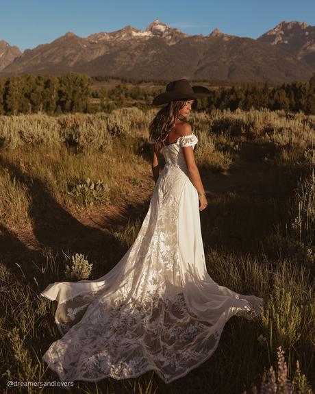 dreamers and lovers boho wedding dresses off the shoulder lace train