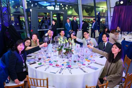 Hong Kong Tourism Board Remixes Business Events with World-Class Gastronomy at Wine & Dine Festival Guests enjoy an exquisite Cantonese dinner 2 1