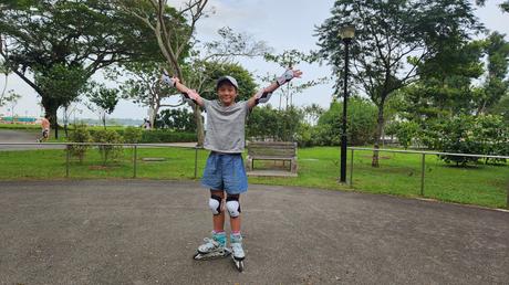 All I wanna do is rollerblade - Ariel is 12!