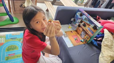 All I wanna do is rollerblade - Ariel is 12!