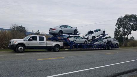 What Features to Look for in Long Haul Trailers for Cross Country Transport?