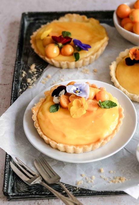 Sunshine lemon shortbread tarts