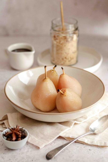 Poached pears with chocolate sauce and hazelnut crumb Poached pears with chocolate sauce and hazelnut crumb