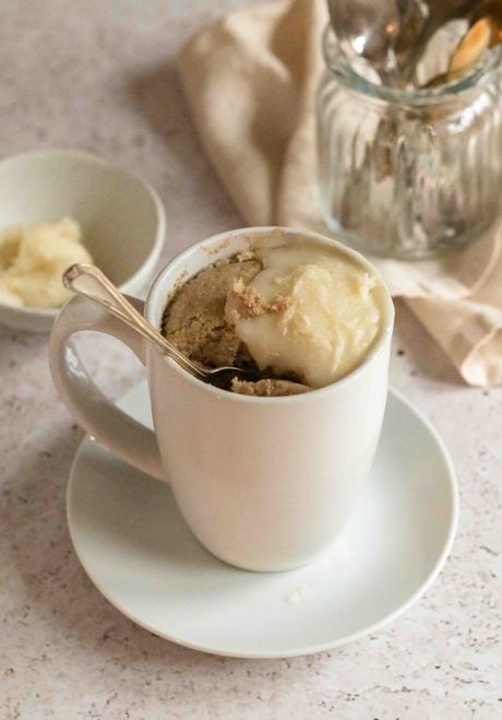 Easy single-serve cinnamon bun mug cake Easy single-serve cinnamon bun mug cake