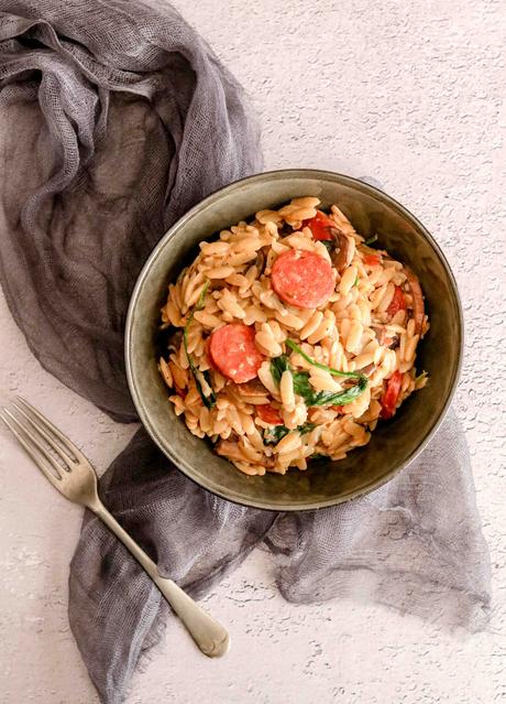 One pot creamy mushroom orzo with spinach and chorizo One pot creamy mushroom orzo with spinach and chorizo
