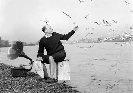 When The Music Starts To Play I Want To Be Around