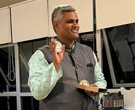 Preparing a Gift – a Group Work Preparing a Gift – a Group Work