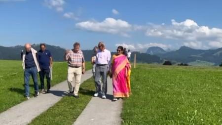 A Visit by Sri Joshi to the Paracelsus Centre A Visit by Sri Joshi to the Paracelsus Centre