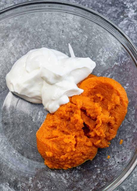 wet ingredients for pumpkin buscits 