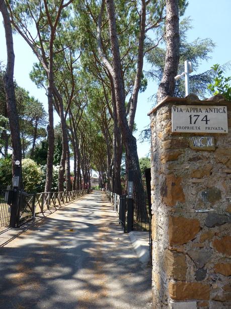 Rome: the Eternal City - the right place to swear eternal love to each other P1090991.JPG