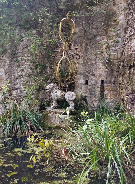 La Scarzuola - Among lakes and the woods Looping symbols on the beast back