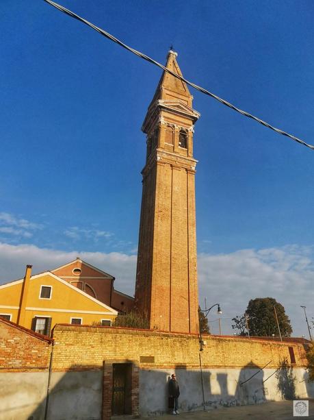 Let's travel together #298 - Chiesa di San Martino Vescovo (Church of Saint Martin Bishop, Burano) Photo_1714126054596.jpg