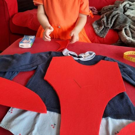 Making a last-minute Spiderman costume Making the spiderman costume with the help of my daughter