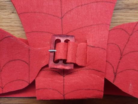 Making a last-minute Spiderman costume Spiderman costume, the red vest