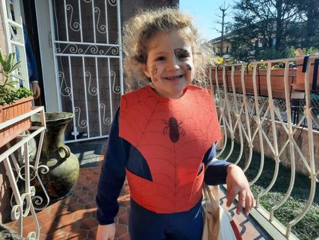 Making a last-minute Spiderman costume Spiderman costume, the front