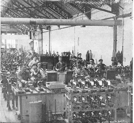 Inside the Singer factory of Bonnières-sur-Seine in the 1950s