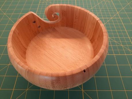 Double use: adding a cone thread stand to my yarn bowl Yarn bowl with cone thread stand addition