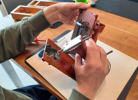 The Orsha vintage toy sewing machine I chose for my daughter Comparing the two Orsha sewing machines