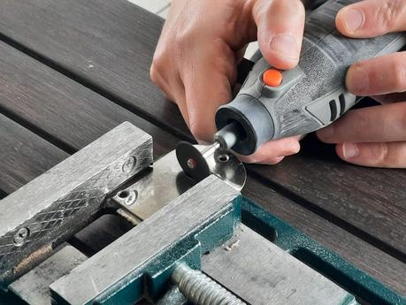 The Orsha vintage toy sewing machine I chose for my daughter Trying to fix the feed dogs of my Orsha sewing machine by drilling the holes in the needle plate to make them fit