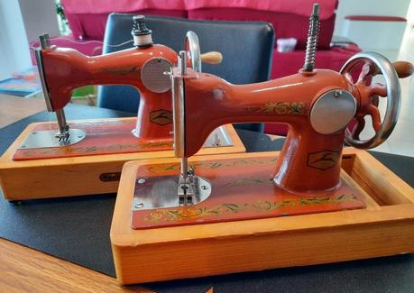 The Orsha vintage toy sewing machine I chose for my daughter The two Orsha sewing machines I got, side by side