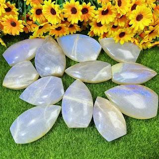 Blue Moonstone Freeform Carving Crafts: A Guide to This Enchanting Gemstone Blue Moonstone Freeform Carving Crafts