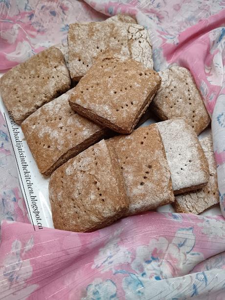 PAIN DE BLÉ ET DE SEIGLE / WHOLE WHEAT AND RYE BREAD / PAN INTEGRAL DE TRIGO Y CENTENO / خبز القمح الكامل والجاودار PAIN DE BLÉ ET DE SEIGLE / WHOLE WHEAT AND RYE BREAD / PAN INTEGRAL DE TRIGO Y CENTENO / خبز القمح الكامل والجاودار