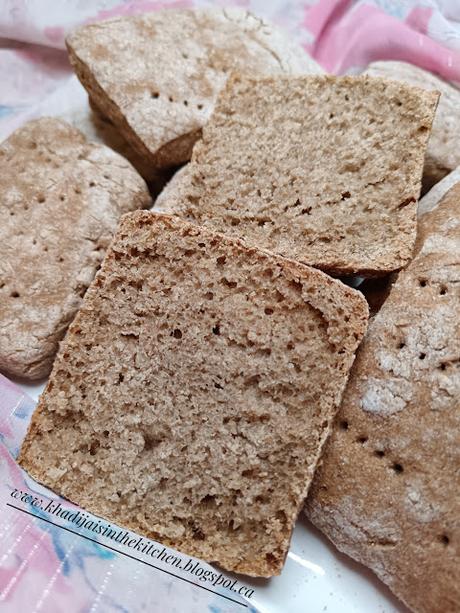 PAIN DE BLÉ ET DE SEIGLE / WHOLE WHEAT AND RYE BREAD / PAN INTEGRAL DE TRIGO Y CENTENO / خبز القمح الكامل والجاودار