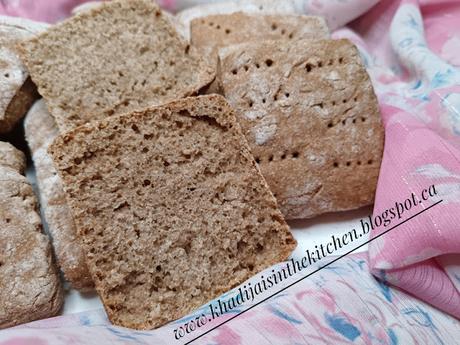 PAIN DE BLÉ ET DE SEIGLE / WHOLE WHEAT AND RYE BREAD / PAN INTEGRAL DE TRIGO Y CENTENO / خبز القمح الكامل والجاودار PAIN DE BLÉ ET DE SEIGLE / WHOLE WHEAT AND RYE BREAD / PAN INTEGRAL DE TRIGO Y CENTENO / خبز القمح الكامل والجاودار