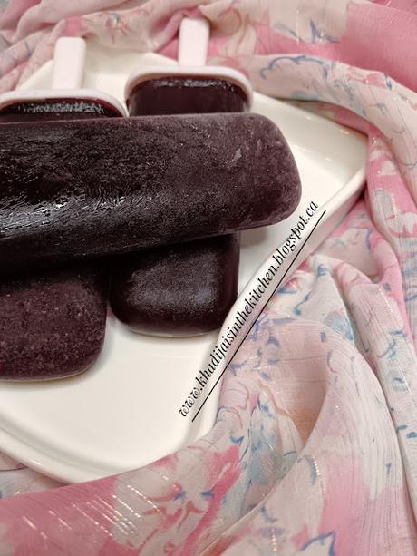 Sucettes glacées aux bleuets et au thé Earl Grey / Blueberry Earl Grey Popsicles / Paletas de arándanos y té Earl Grey / مصاصات التوت الأزرق وشاي إيرل غراي المجمدة