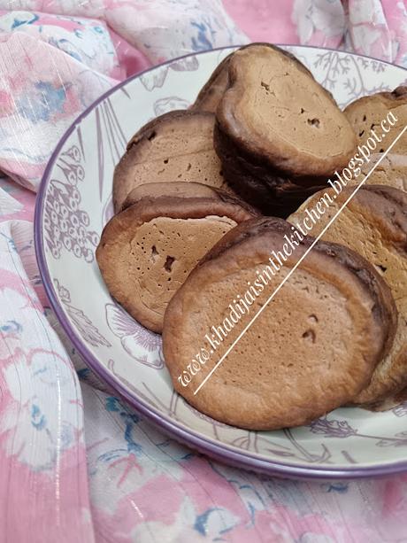MINI PANCAKES AU CHOCOLAT / CHOCOLATE MINI PANCAKES / MINI PANQUEQUES CON CHOCOLATE / ميني بانكيك بالشوكولاته