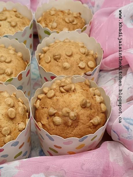 PETITS GÂTEAUX À LA BANANE, BEURRE D'ARACHIDES ET PÉPITES DE CHOCOLAT / BANANA PEANUT BUTTER AND CHOCOLATE CHIPS MUFFINS / MAGDALENAS DE PLÁTANO, MANTEQUILLA DE MANÍ Y CHISPAS DE CHOCOLATE / مافن الموز وزبدة الفول السوداني وحبيبات الشوكولاتة PETITS GÂTEAUX À LA BANANE, BEURRE D'ARACHIDES ET PÉPITES DE CHOCOLAT / BANANA PEANUT BUTTER AND CHOCOLATE CHIPS MUFFINS / MAGDALENAS DE PLÁTANO, MANTEQUILLA DE MANÍ Y CHISPAS DE CHOCOLATE / مافن الموز وزبدة الفول السوداني وحبيبات الشوكولاتة