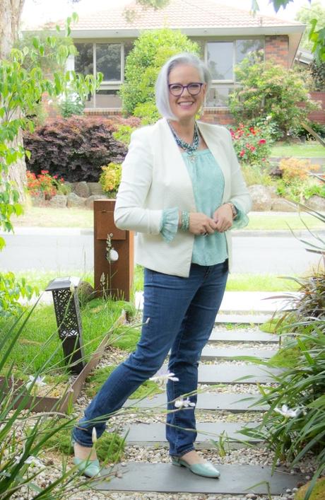 Pops of 3 colours to tie an outfit togther - mint green