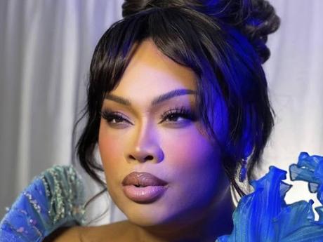 Life's A Drag... Season 17, Changing Rooms & Jiggly Caliente! Life's A Drag... Season 17, Changing Rooms & Jiggly Caliente!