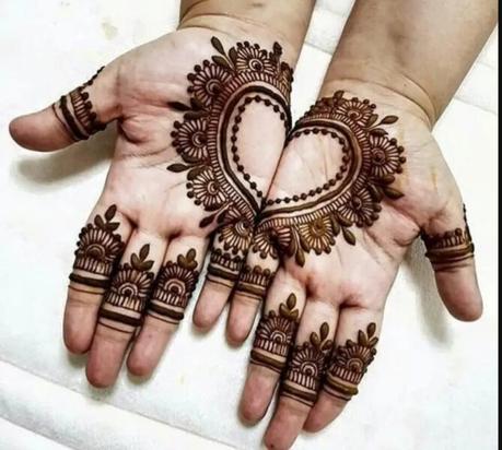 60+Easy front hand simple mehndi design: Latest mehndi Design 2025 Heart Shape Mehndi Design for Front Hand