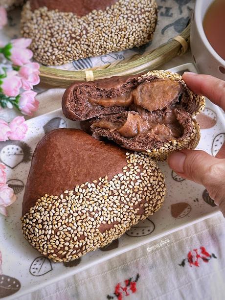 Chestnut Buns 栗子面包 Chestnut Buns 栗子面包