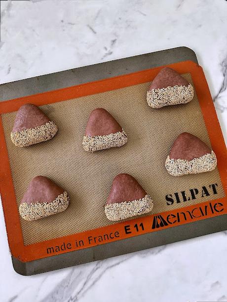 Chestnut Buns 栗子面包 Chestnut Buns 栗子面包