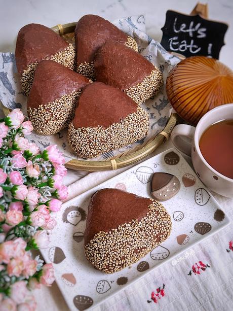 Chestnut Buns 栗子面包 Chestnut Buns 栗子面包