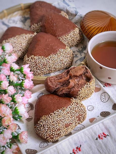 Chestnut Buns 栗子面包 Chestnut Buns 栗子面包