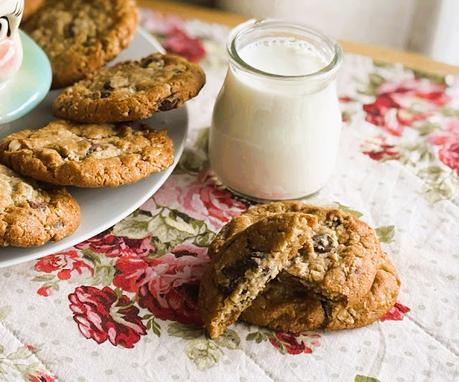 Oatmeal Chocolate Chip Cookies