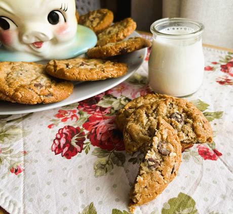 Oatmeal Chocolate Chip Cookies (small batch) Oatmeal Chocolate Chip Cookies (small batch)